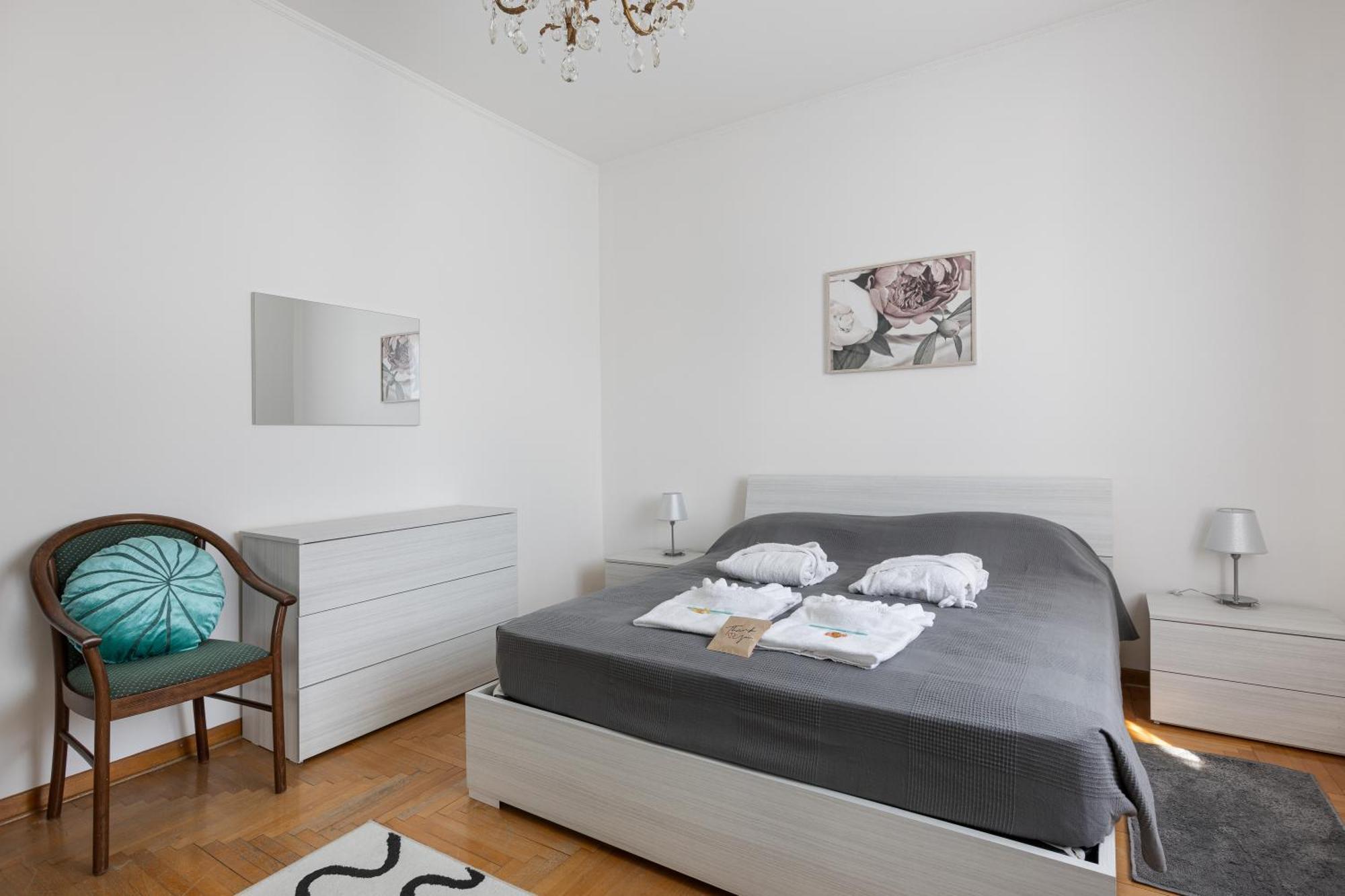 The Black Swan Apartment Trieste Bagian luar foto