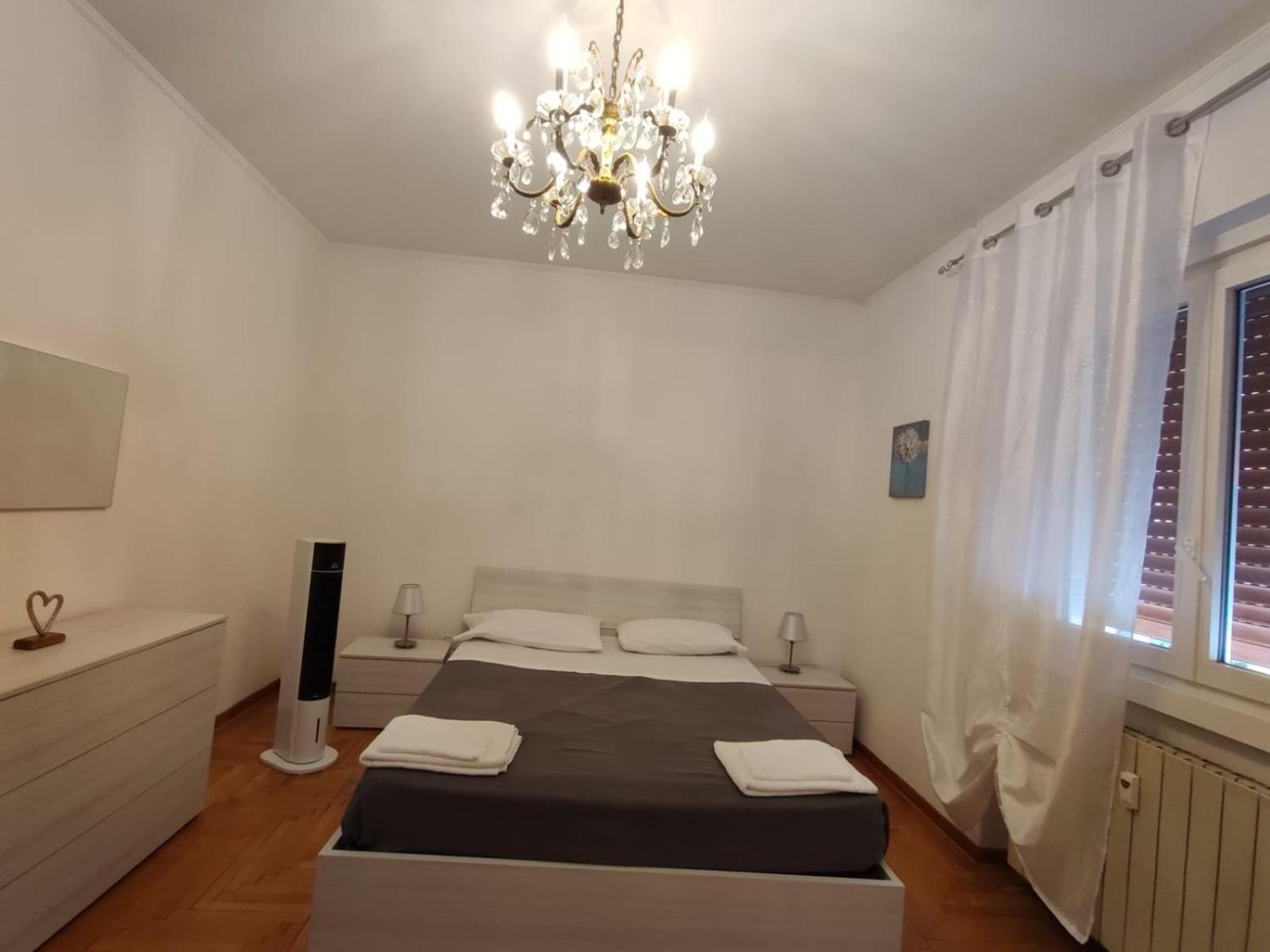 The Black Swan Apartment Trieste Bagian luar foto